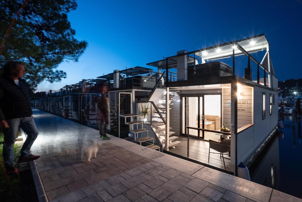 The Sea Lodges Portoroz - Bootshaus Floating Sea House Buitenkant foto